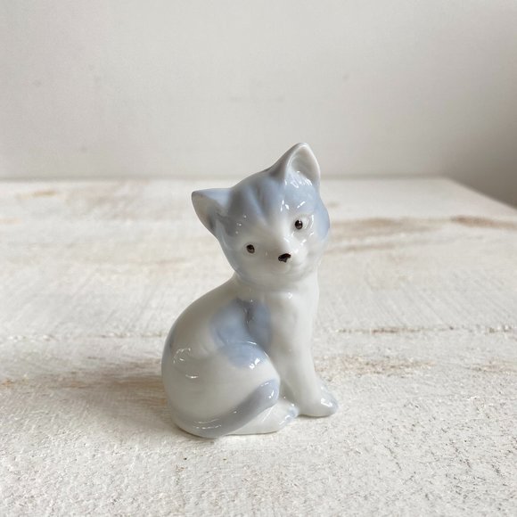 Other - White & Blue Mini Cat Kitten Figurine 3x2x1.5”